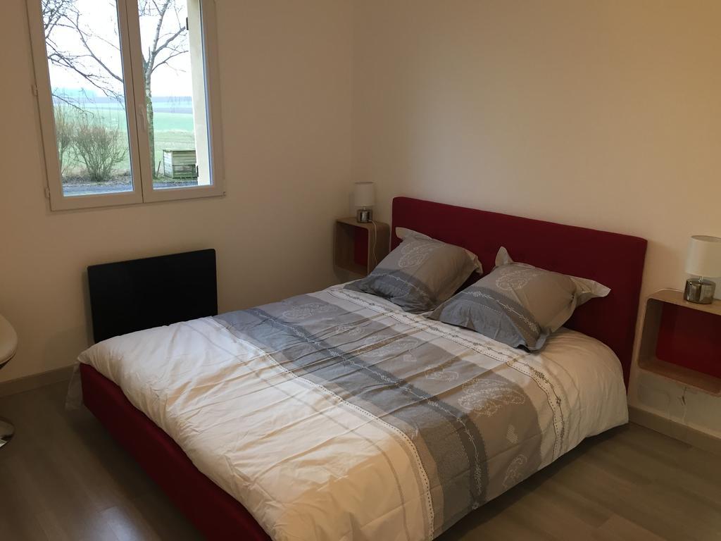 Les Gites Du Vieux Frene Longavesnes Dış mekan fotoğraf